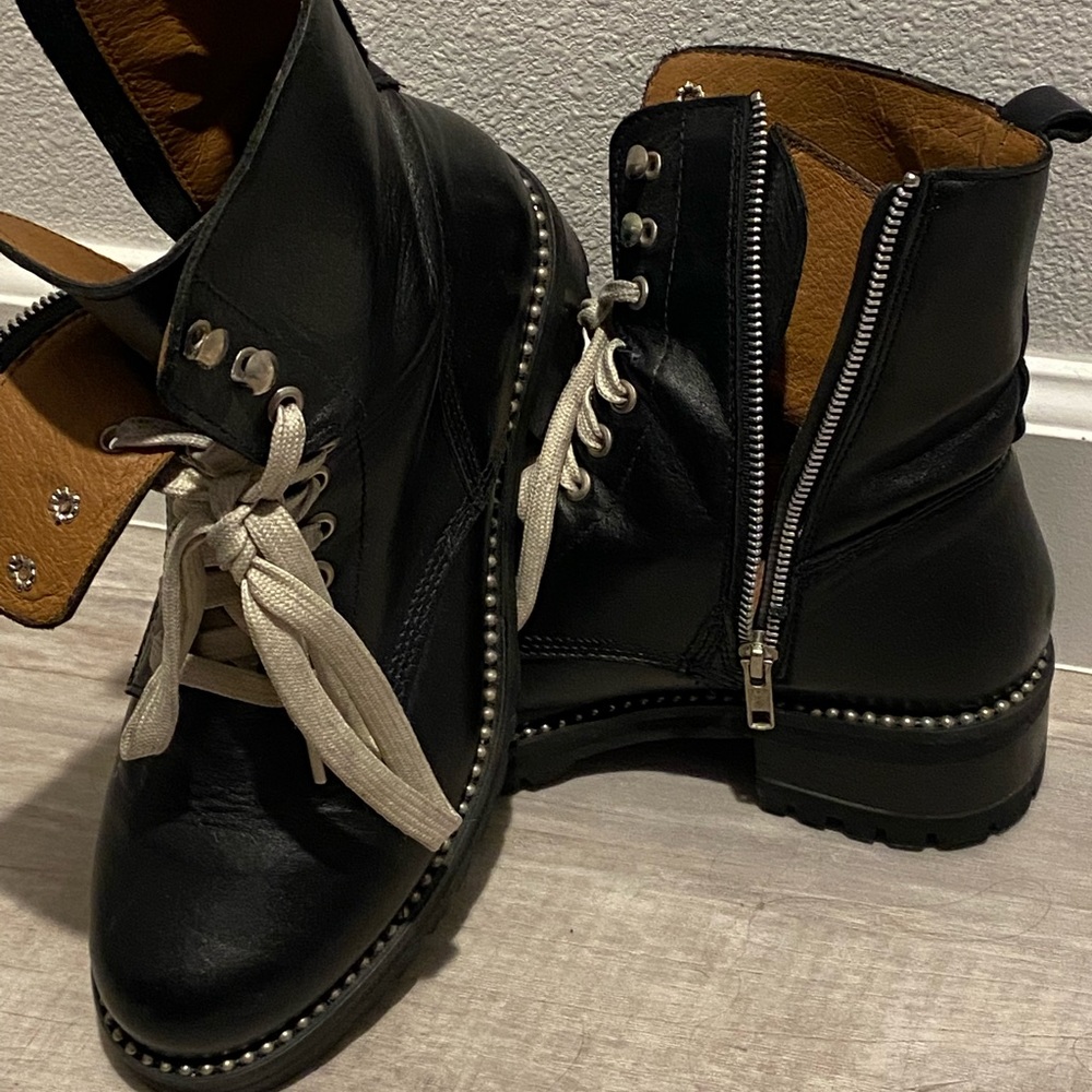 Steve Madden combat boots - only worn a few times